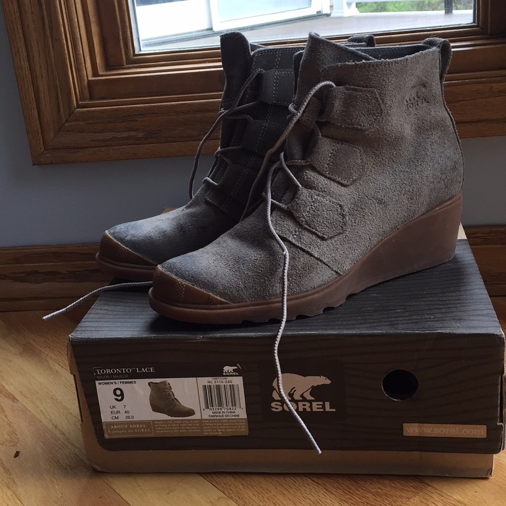 Sorel wedge ankle boot, Sz 9